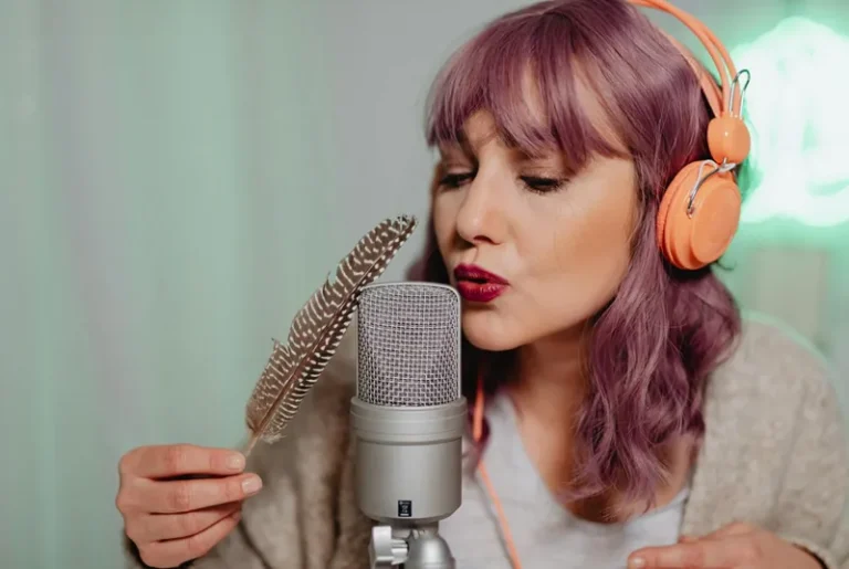 Nyfiken på ASMR – så hamnade jag i Youtube-djungeln